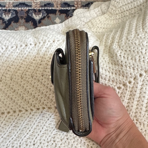 💥HOST PICK 💥Coach Sage Green Wristlet Clutch - Picture 7 of 16